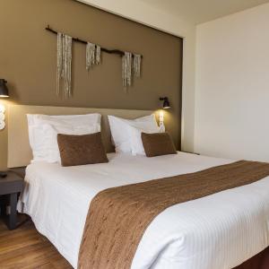 Double Room with Extra Bed (2 Adults + 1 Child)