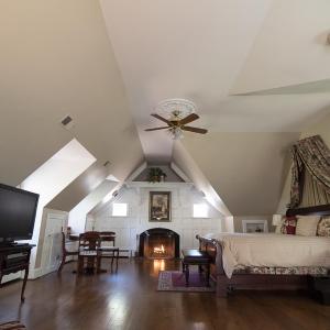 King Suite with Spa Bath