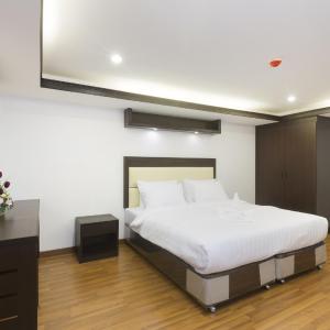 Double Room with Pool Access 