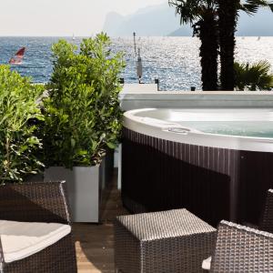 Superior Double Room with Lake View and Terrace
