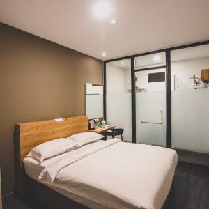 Standard Double Suite