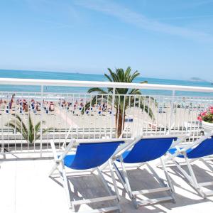 Deluxe Double Room with Terrace and Sea View
