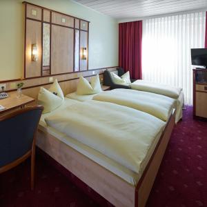 Comfort Triple Room - Courtyard or Street View 