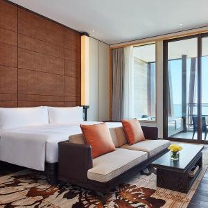 Grand Deluxe King Suite with Ocean View