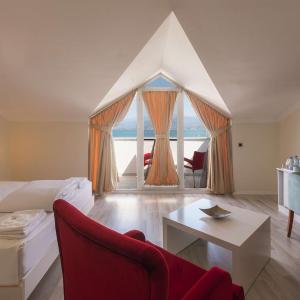 Large room with Terrace