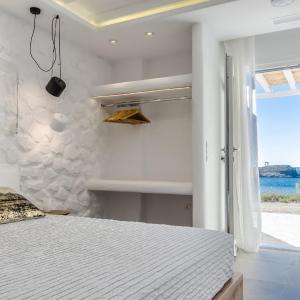 Grand Suite with Sea View and Indoor Hot Tub