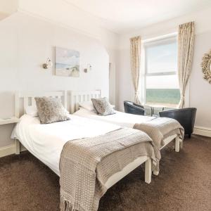 Twin Room with Sea View