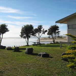 Bungalow - Beach Front