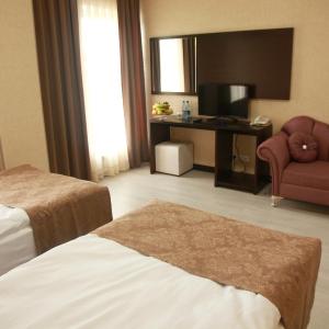 Queen Room with Two Queen Beds - Disability Access