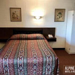 Queen Room with Kitchenette