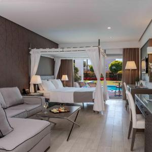 Junior Suite with Private Pool