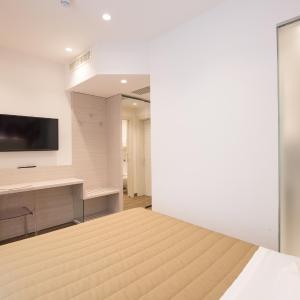 Comfort Double Room with French Bed	- spa access included 
