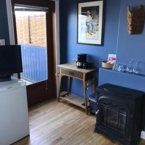 Deluxe Queen Room with Village View - Top Floor