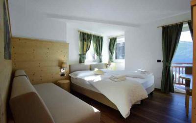 Camera Matrimoniale/Doppia con Letti Singoli