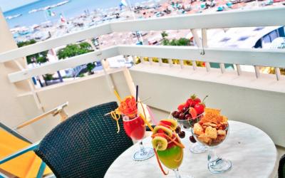 Camera Tripla Deluxe con Vista Mare