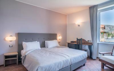 Camera Matrimoniale con Vista Lago Laterale