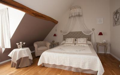 Chambre Double (2 Adultes + 1 Enfant)