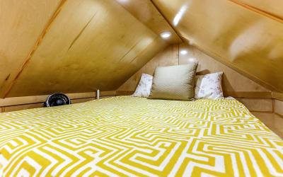 Single Room with Private Bathroom