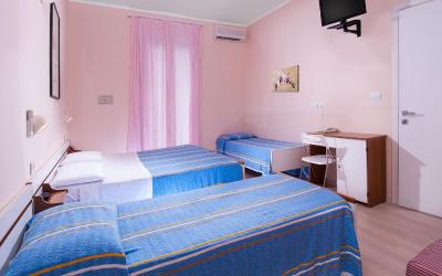 Camera Quadrupla Classic