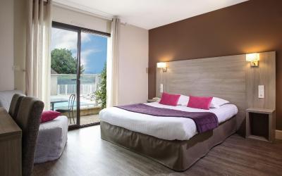 Chambre Double avec Terrasse - Vue sur Piscine Chambre Double avec Terrasse - Vue sur Piscine