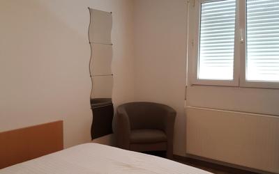 Chambre Double - Accessible aux Personnes u00e0 Mobilitu00e9 Ru00e9duite  Chambre Double - Accessible aux Personnes u00e0 Mobilitu00e9 Ru00e9duite