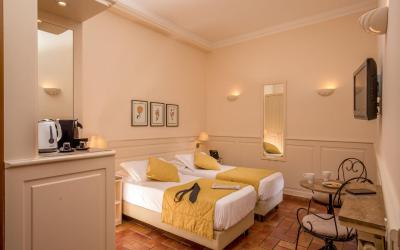 Camera Doppia con Letti Singoli