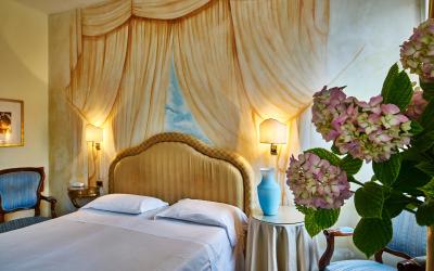 Camera Superior con Vista Canale