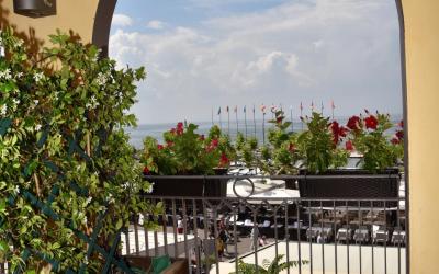 Camera Matrimoniale con Vista Lago