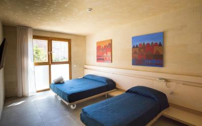 Camera Tripla Superior