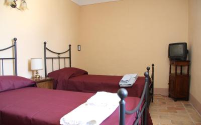 Camera Standard Doppia con Letti Singoli con Bagno in Comune