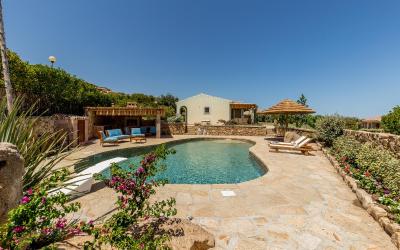 Suite con 2 Camere da Letto e Piscina