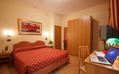 Camera Standard Matrimoniale/Doppia con Letti Singoli