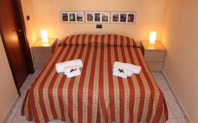 Camera Matrimoniale con Letto Supplementare