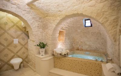 Suite Trullo con Vasca da Bagno con Idromassaggio
