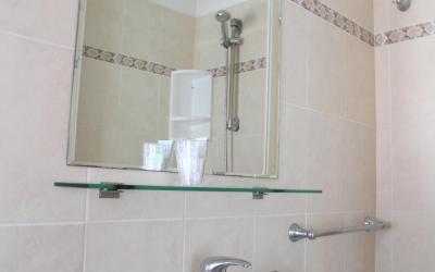 Camera Matrimoniale/Doppia con Letti Singoli