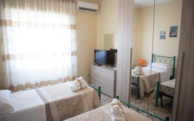 Camera Doppia con Letti Singoli