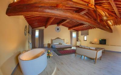 Camera Queen con Vasca Idromassaggio