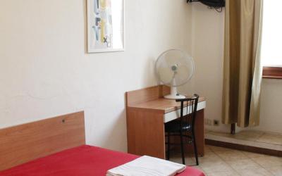 Camera Singola con Bagno in Comune