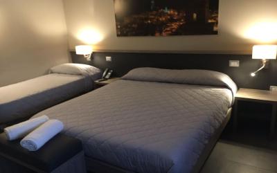 Camera Tripla Deluxe 