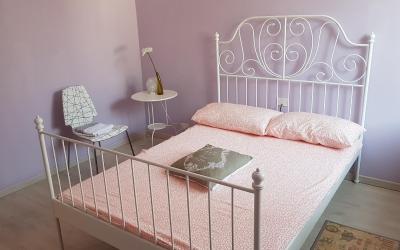 Camera Matrimoniale con Bagno in Comune 