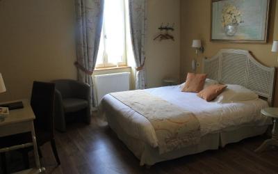 Chambre Familiale Confort (2 Adultes + 2 Enfants) Chambre Familiale Confort (2 Adultes + 2 Enfants)