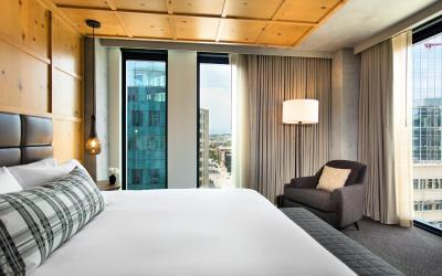 Luxury 1 King Mountain View