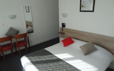 Chambre Double ou Lits Jumeaux avec Douche
