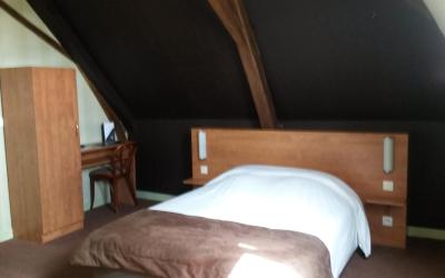 Chambre Familiale avec Douche 