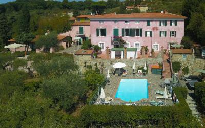 Villa con Piscina Privata Villa con Piscina Privata