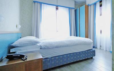 Camera Matrimoniale Classic con Balcone e Vista Lago