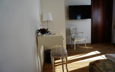 Camera Matrimoniale/Doppia con Letti Singoli con Vista Giardino