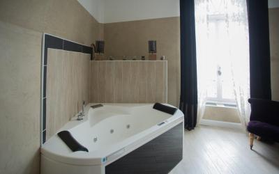 Suite Lit Queen-Size avec Baignoire Spa