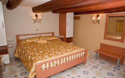 Camera Matrimoniale Economy in Mansarda