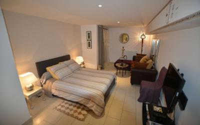 Chambre Double - Accessible aux Personnes u00e0 Mobilitu00e9 Ru00e9duite  Chambre Double - Accessible aux Personnes u00e0 Mobilitu00e9 Ru00e9duite